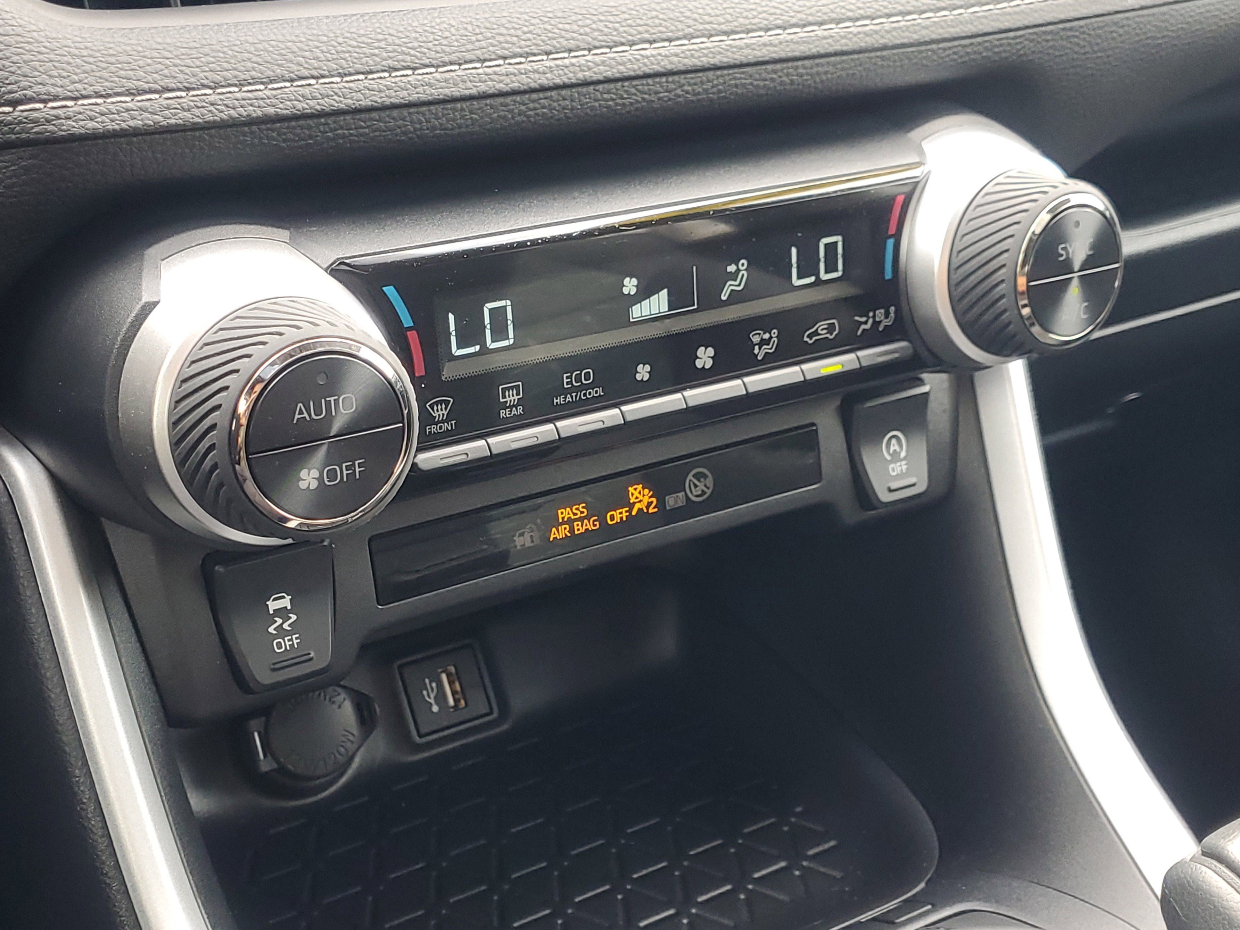 Certified 2025 Toyota RAV4 XLE w/ Convenience Package image 30