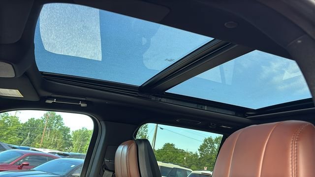 Used 2025 Lincoln Navigator Reserve AWD/4WD image 11