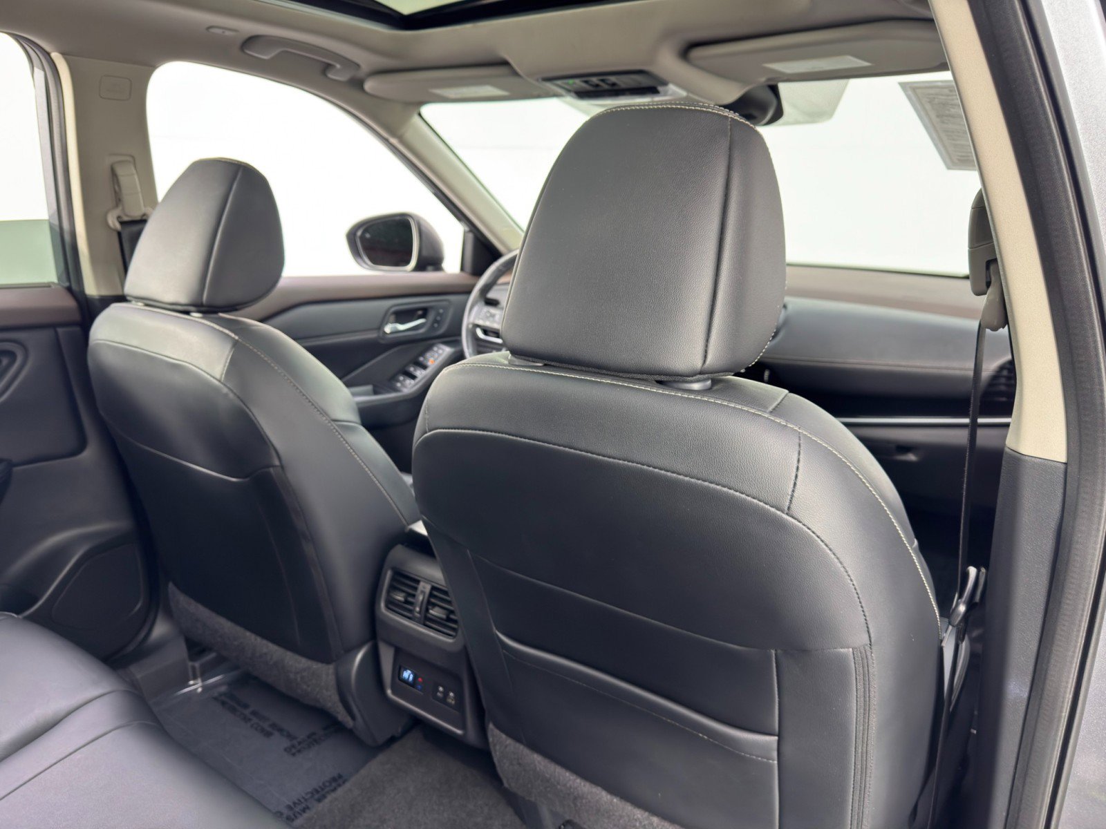 Used 2023 Nissan Rogue SL w/ SL Premium Package FWD image 34