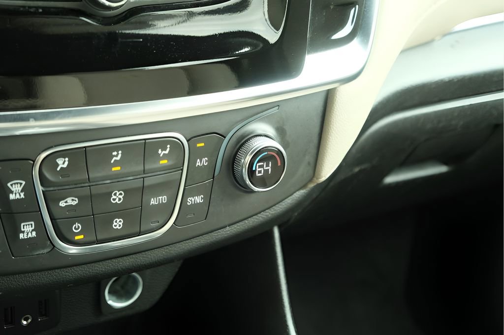 Used 2023 Chevrolet Traverse LS FWD image 20