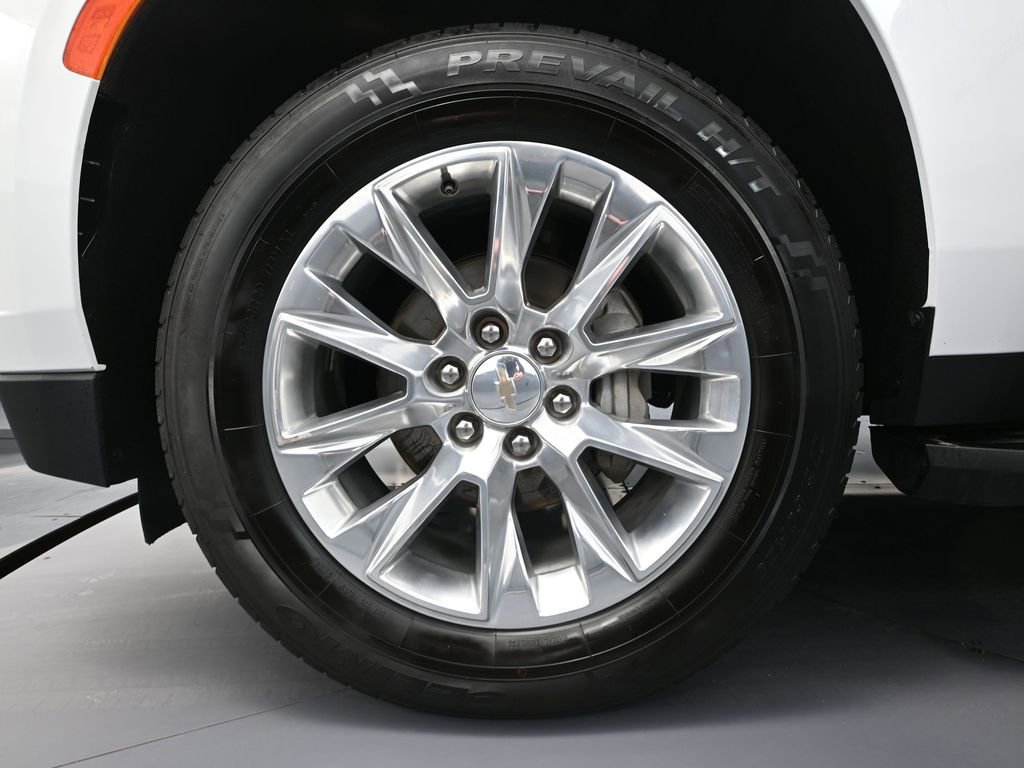Used 2023 Chevrolet Suburban Premier image 20