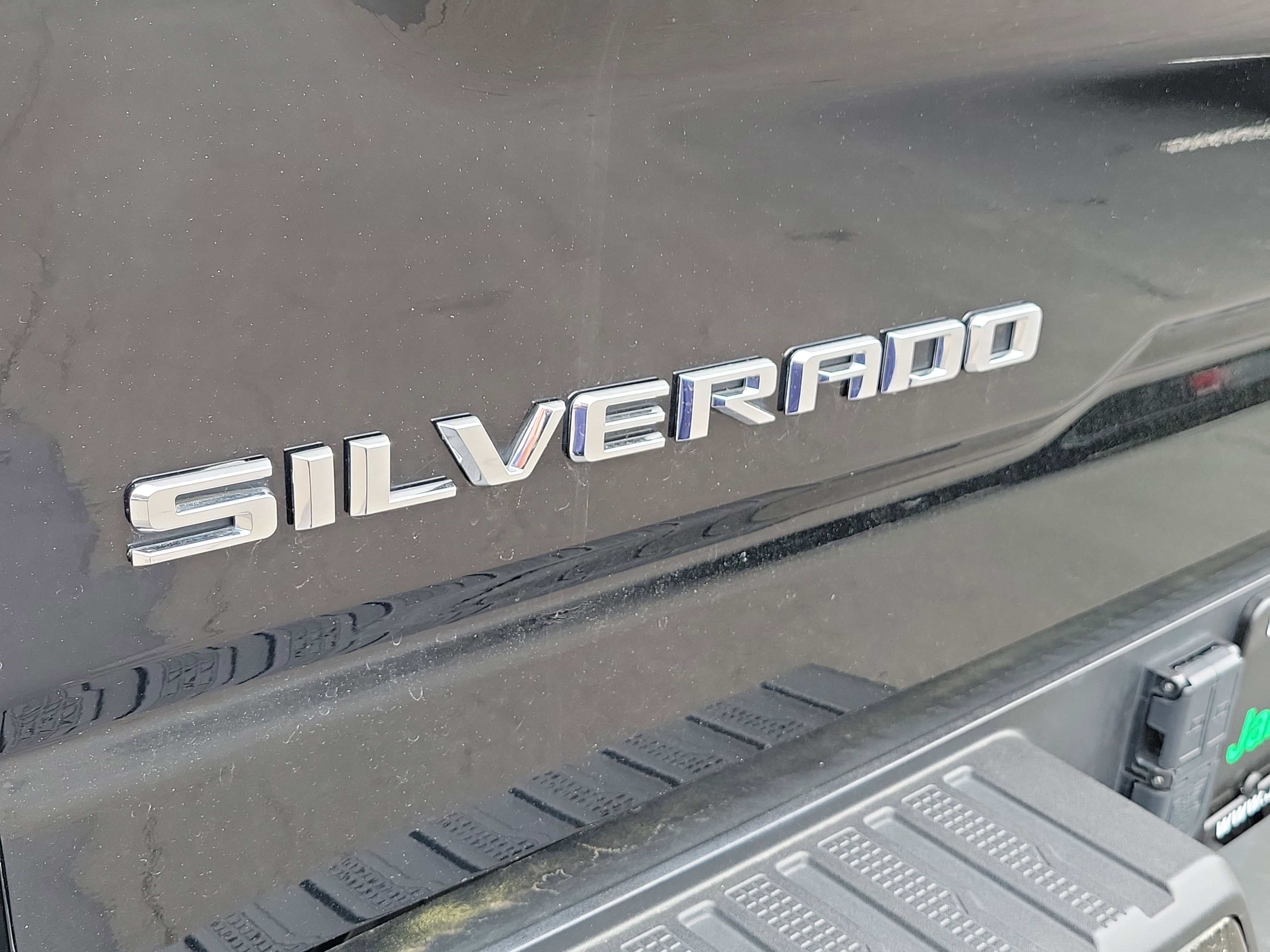 Used 2024 Chevrolet Silverado 2500 ZR2 w/ Technology Package AWD/4WD image 7