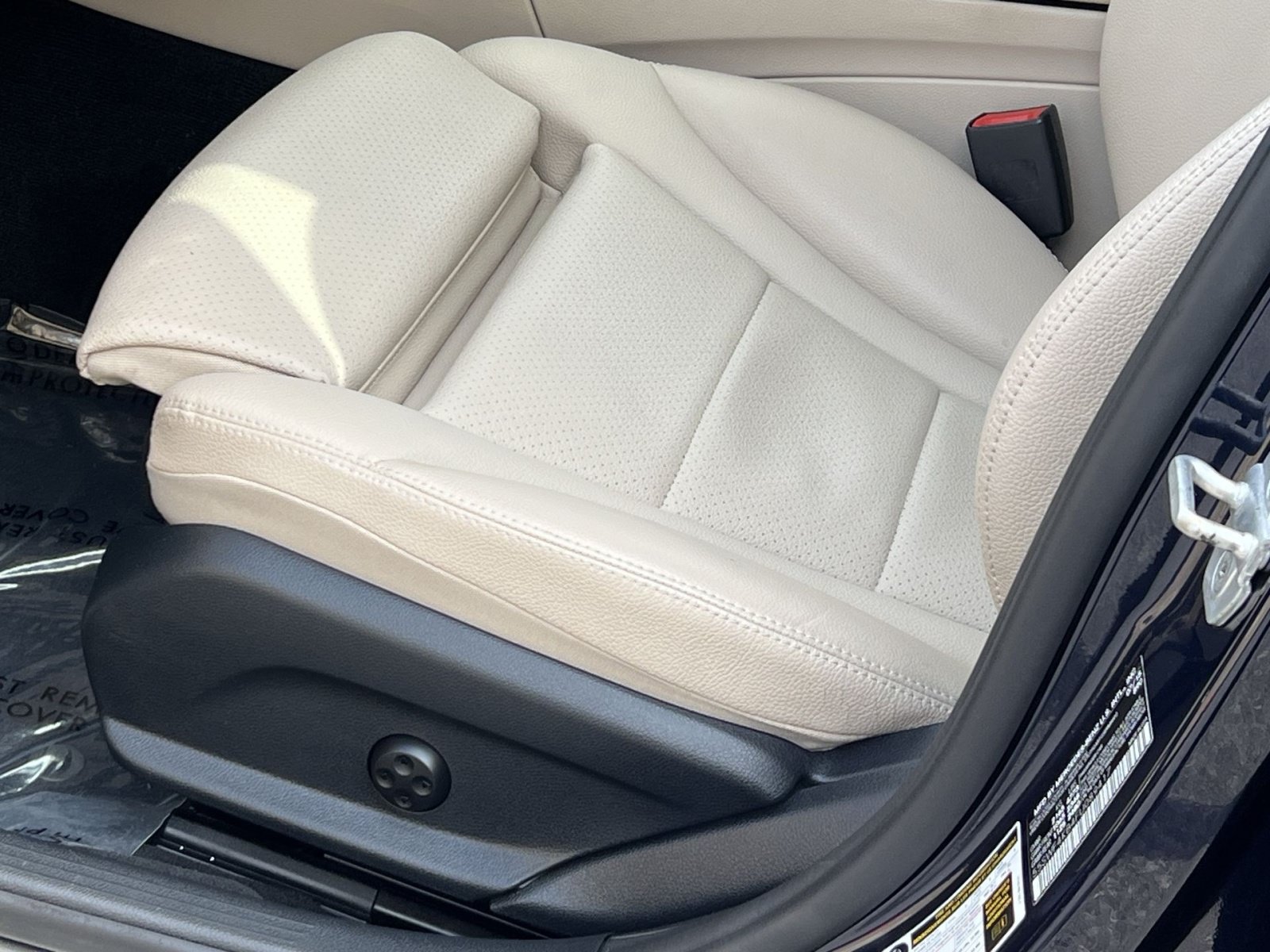 Used 2015 Mercedes-Benz C 300 4MATIC Sedan image 19