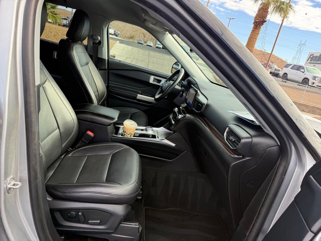 Used 2021 Ford Explorer Limited w/ Equipment Group 301A image 12