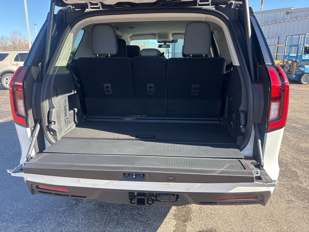 New 2026 Ford Expedition Active image 21