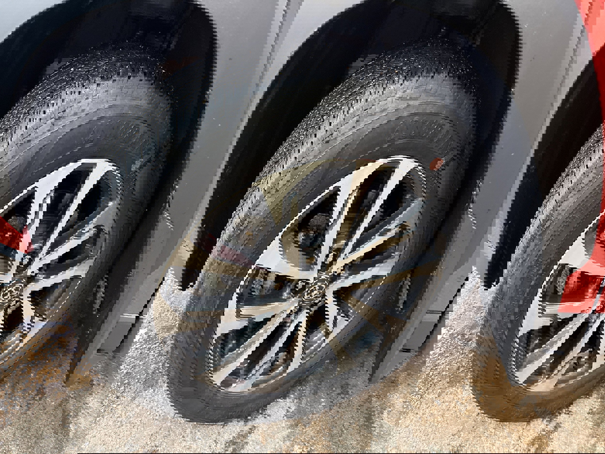 Used 2022 Toyota Corolla Cross XLE w/ Convenience Package image 4