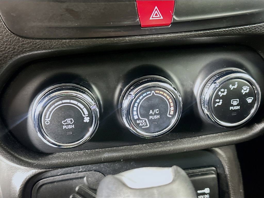 Used 2017 Jeep Renegade Sport w/ Power & Air Group image 15