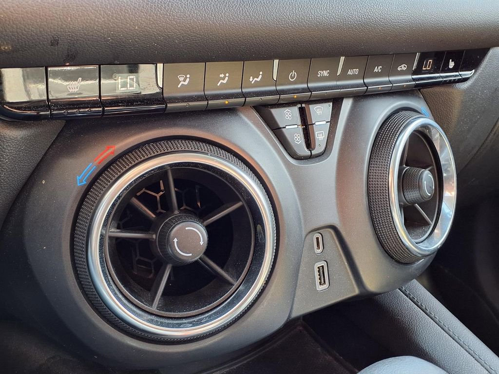 Used 2022 Chevrolet Blazer LT FWD image 25