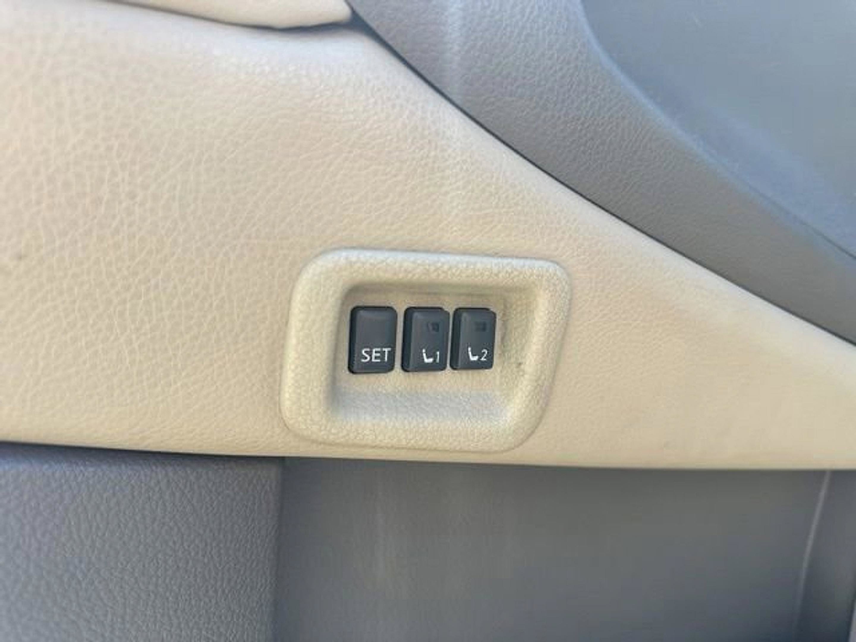 Used 2014 Nissan Murano LE AWD/4WD image 21