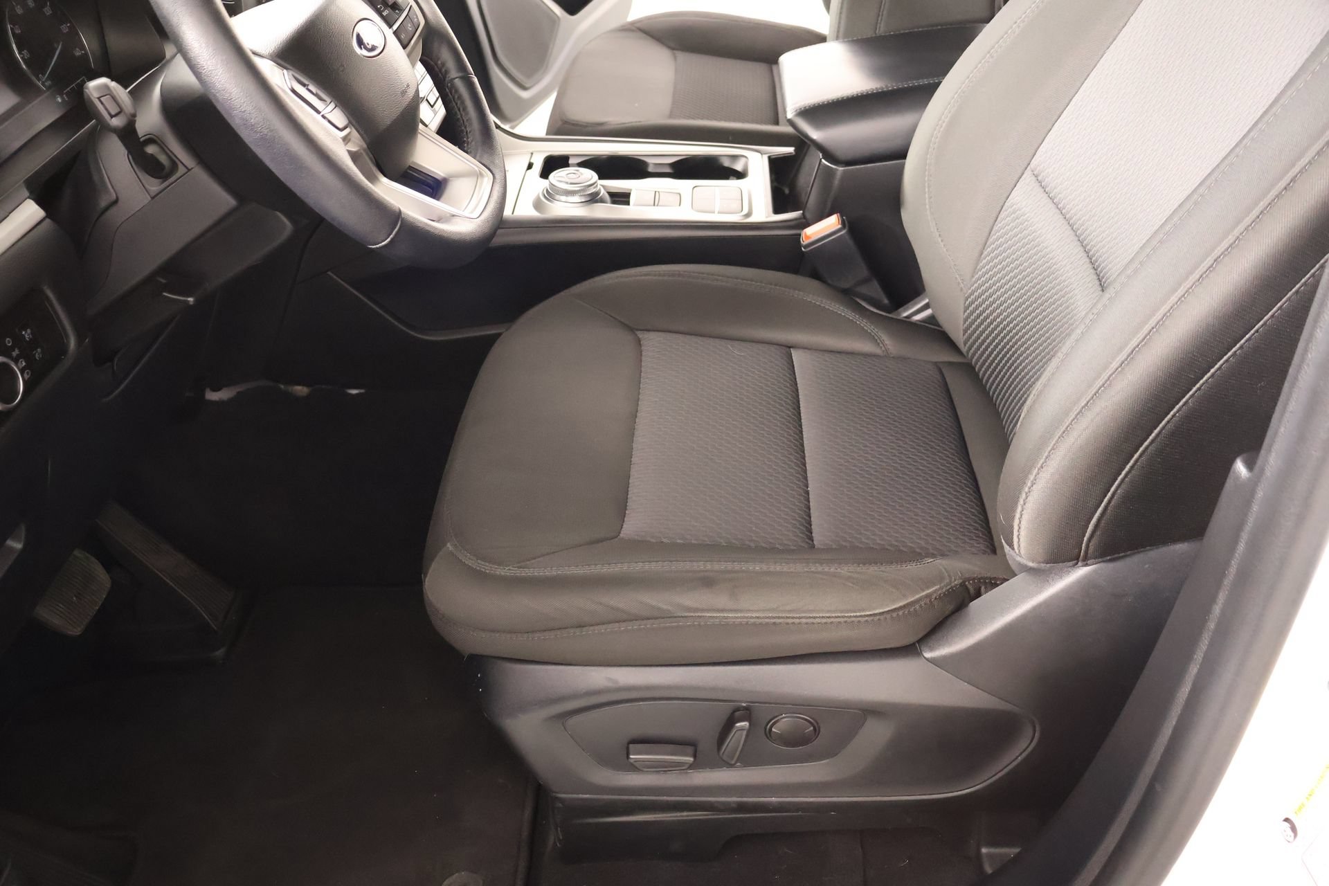 Used 2023 Ford Explorer XLT RWD image 11