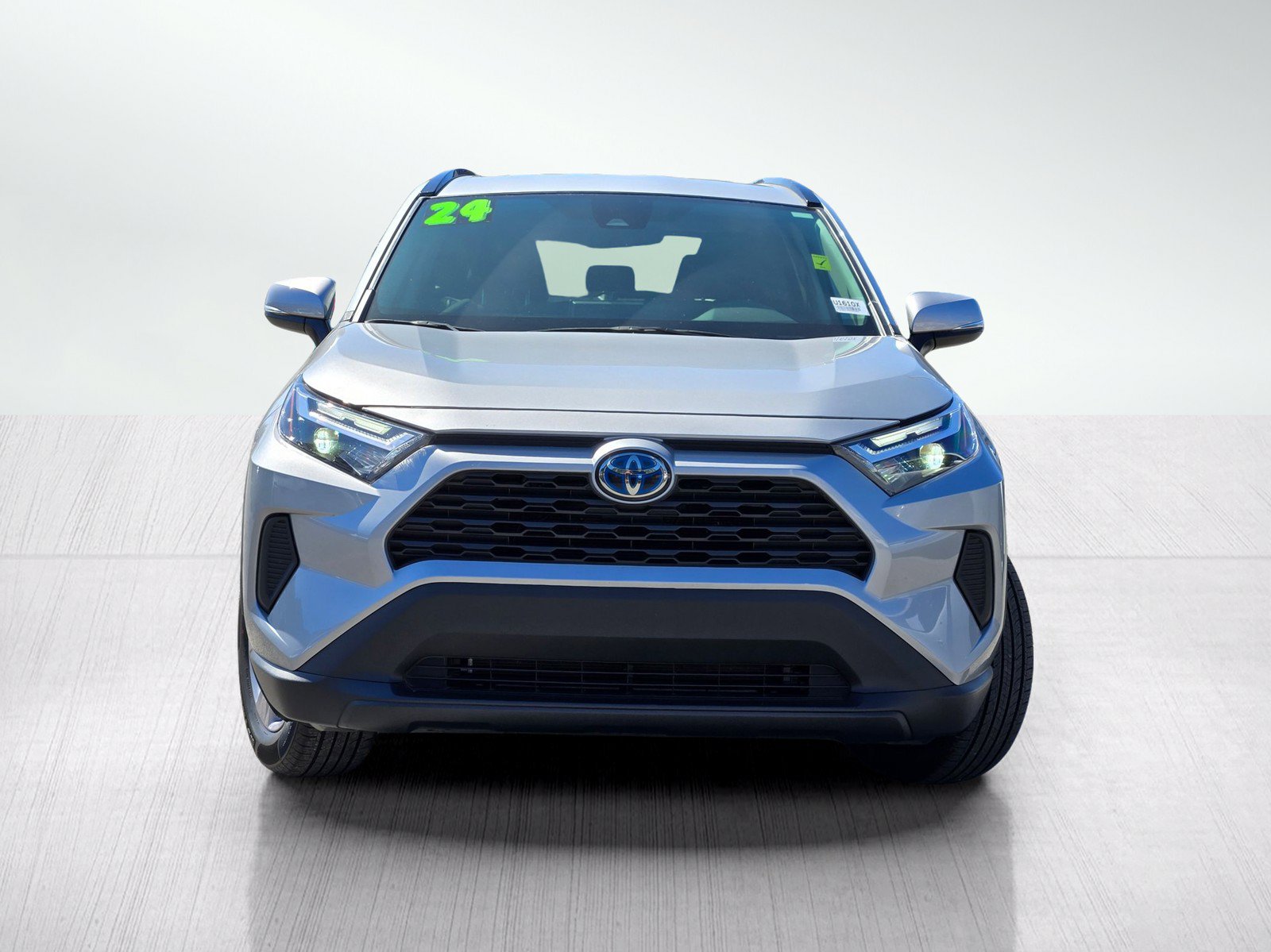 Used 2024 Toyota RAV4 LE AWD/4WD image 2