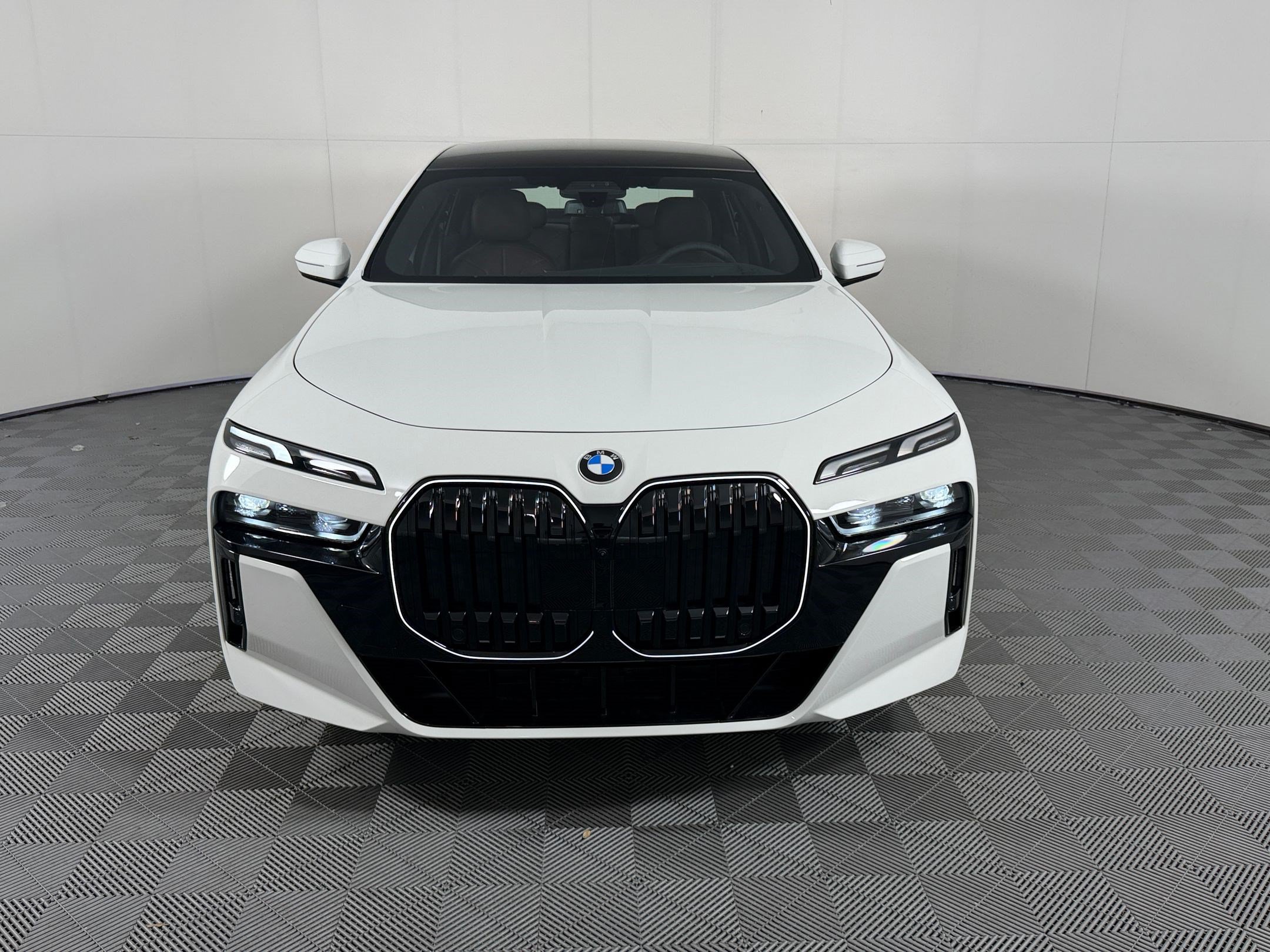 Used 2026 BMW 740i RWD image 6