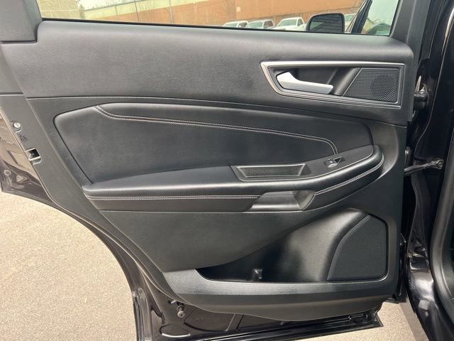 Certified 2023 Ford Edge Titanium w/ Class II Trailer Tow Package image 17