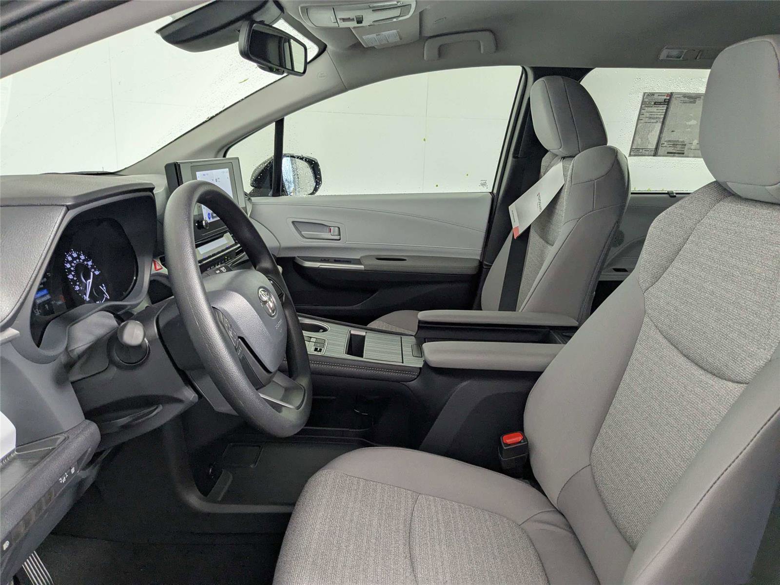 New 2026 Toyota Sienna LE image 10