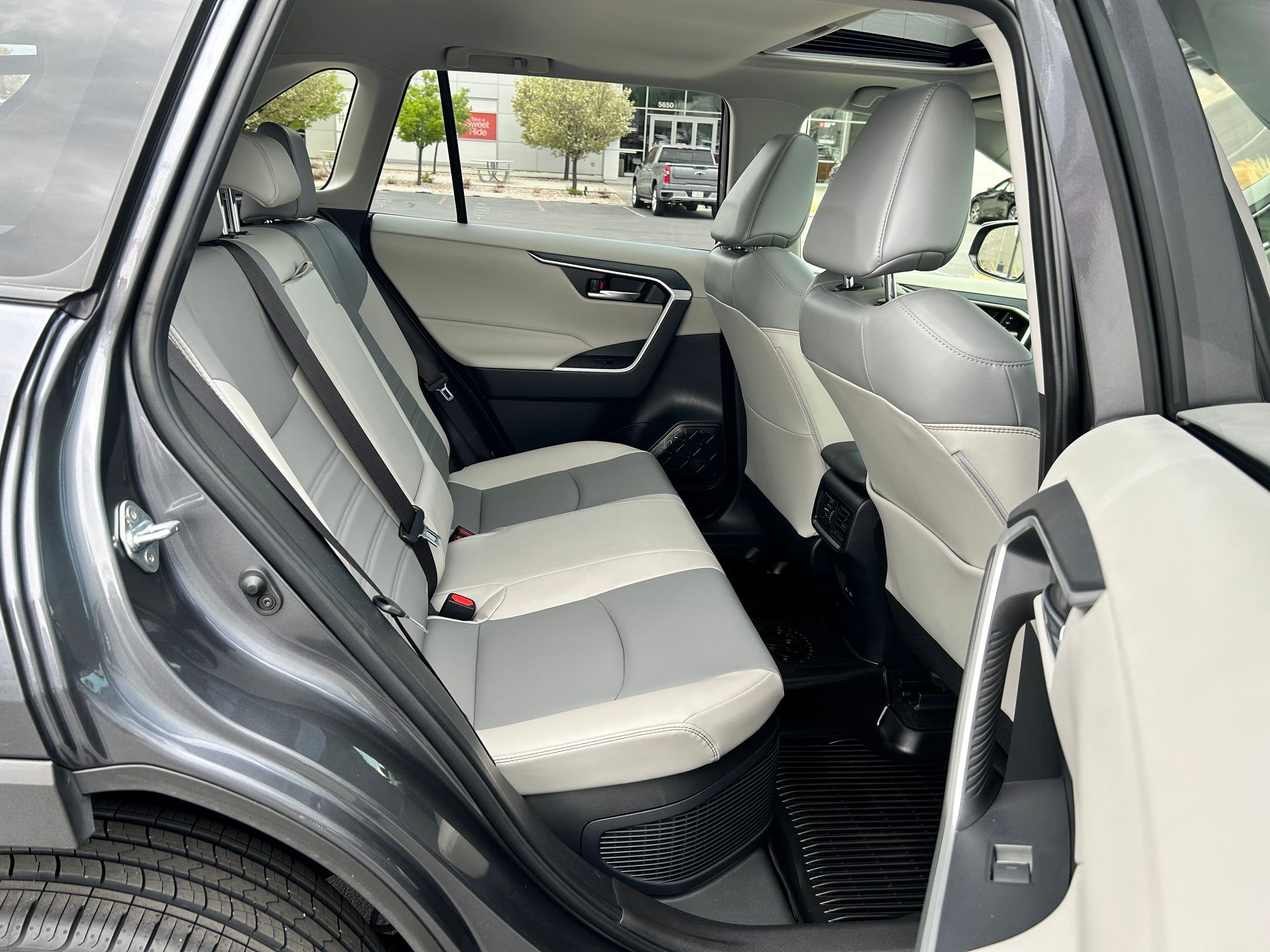 Certified 2023 Toyota RAV4 XLE Premium image 25