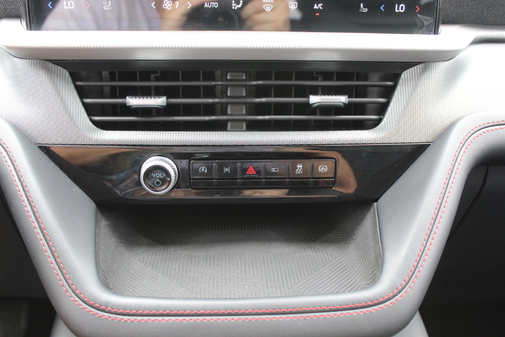 New 2026 Ford Explorer ST-Line AWD/4WD image 28