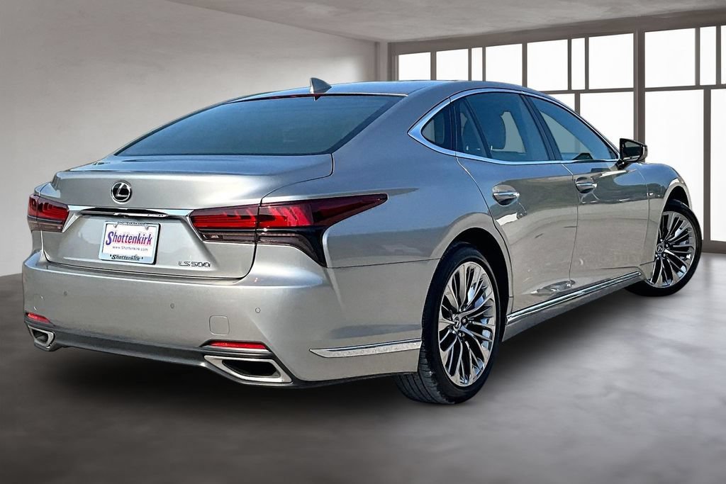 Used 2022 Lexus LS 500 w/ Accessory Package (Z2) RWD image 6