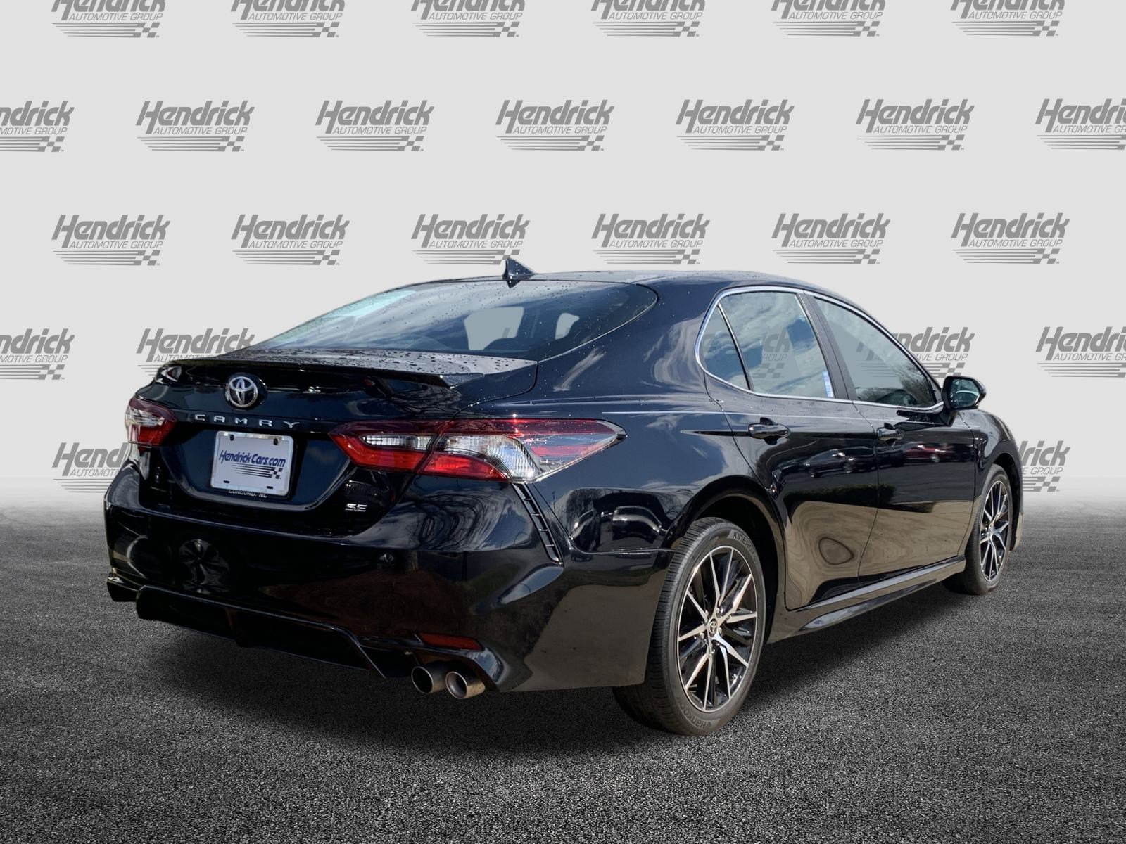 Used 2024 Toyota Camry SE image 10