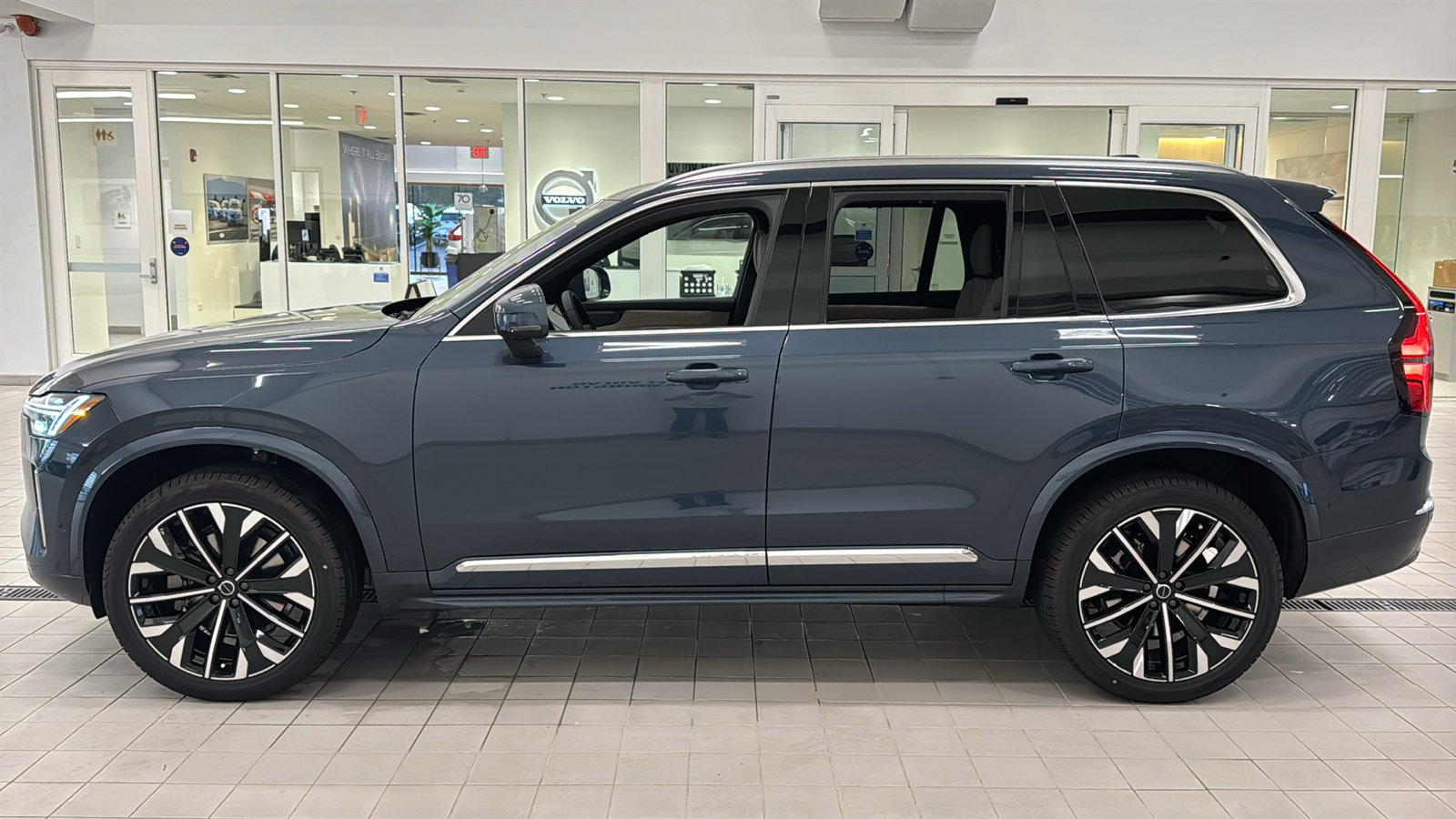 New 2027 Volvo XC90 B6 Plus AWD/4WD image 8