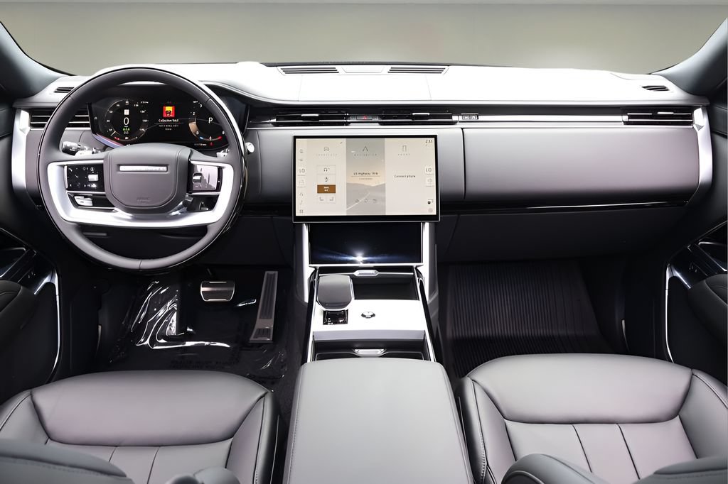 New 2026 Land Rover Range Rover Long Wheelbase SE AWD/4WD image 13