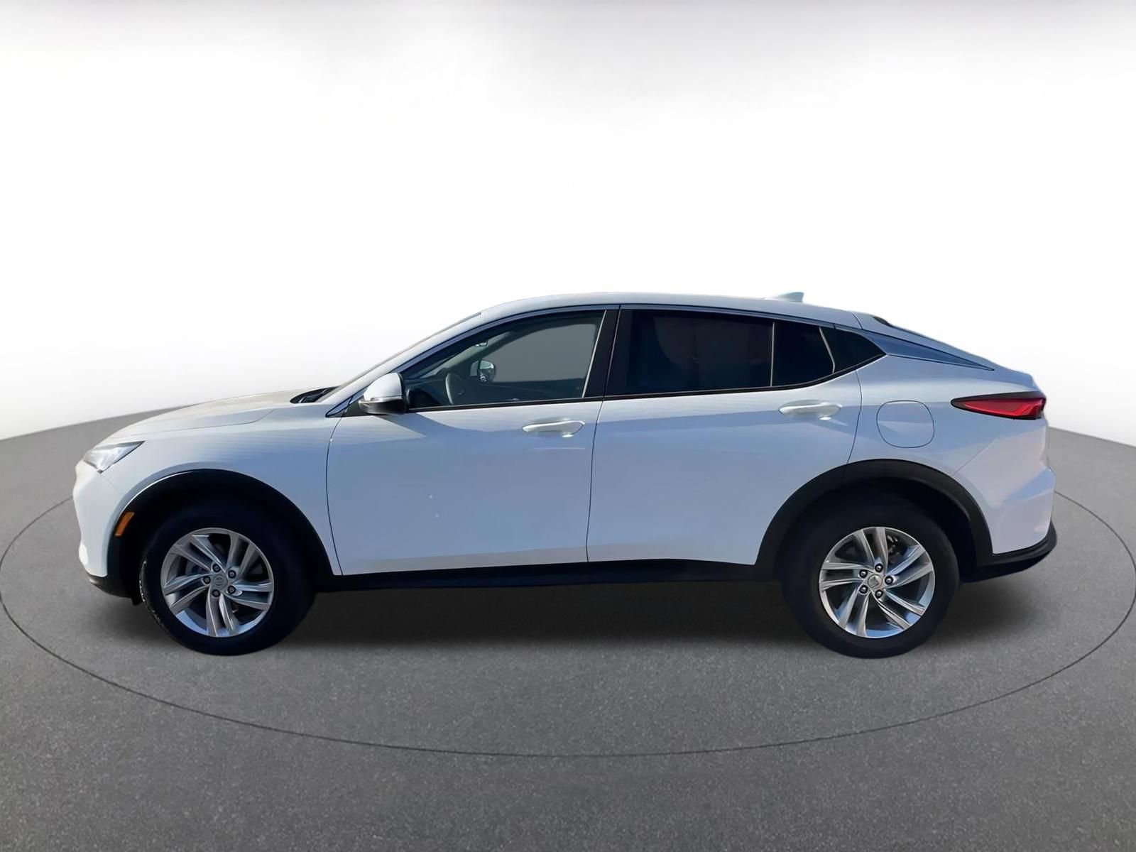 Used 2025 Buick Envista Preferred image 9