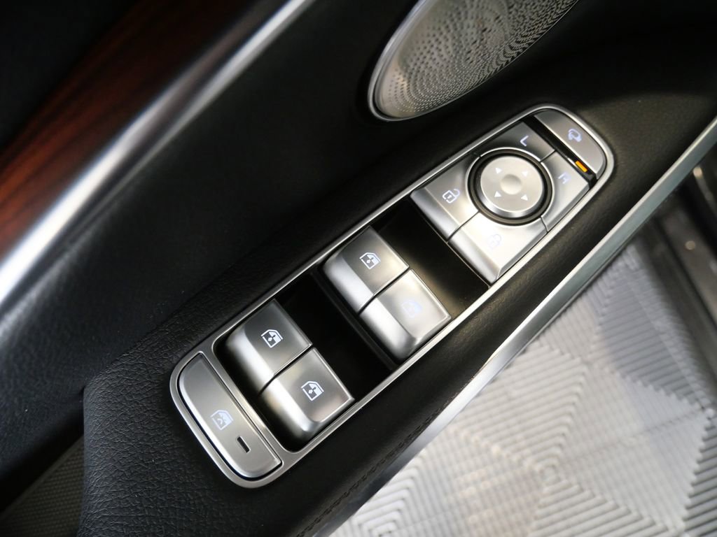 Used 2019 Kia K900 Luxury w/ VIP Package AWD/4WD image 16