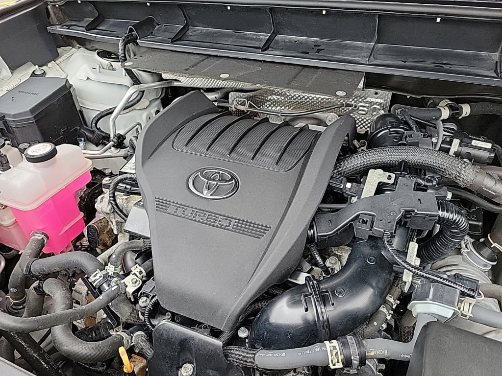 Used 2023 Toyota Highlander XLE AWD/4WD image 37