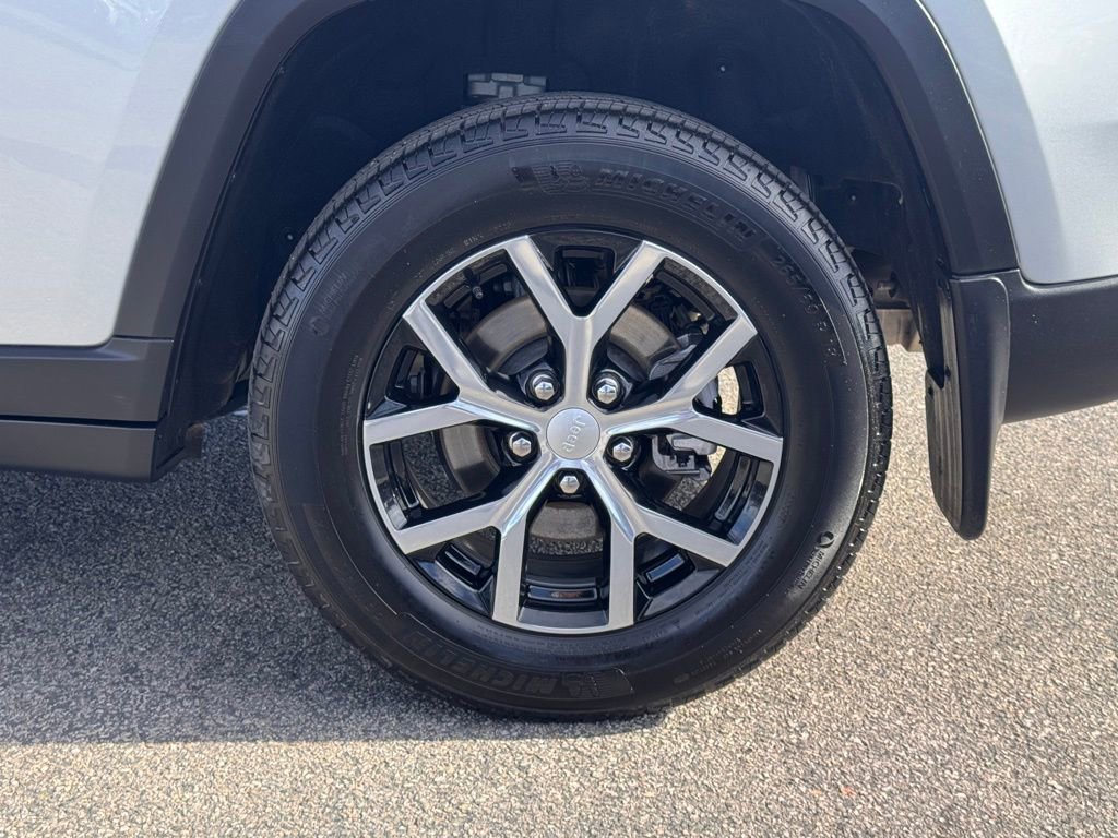 Used 2023 Jeep Grand Cherokee Limited w/ MOPAR Finishing Package image 14