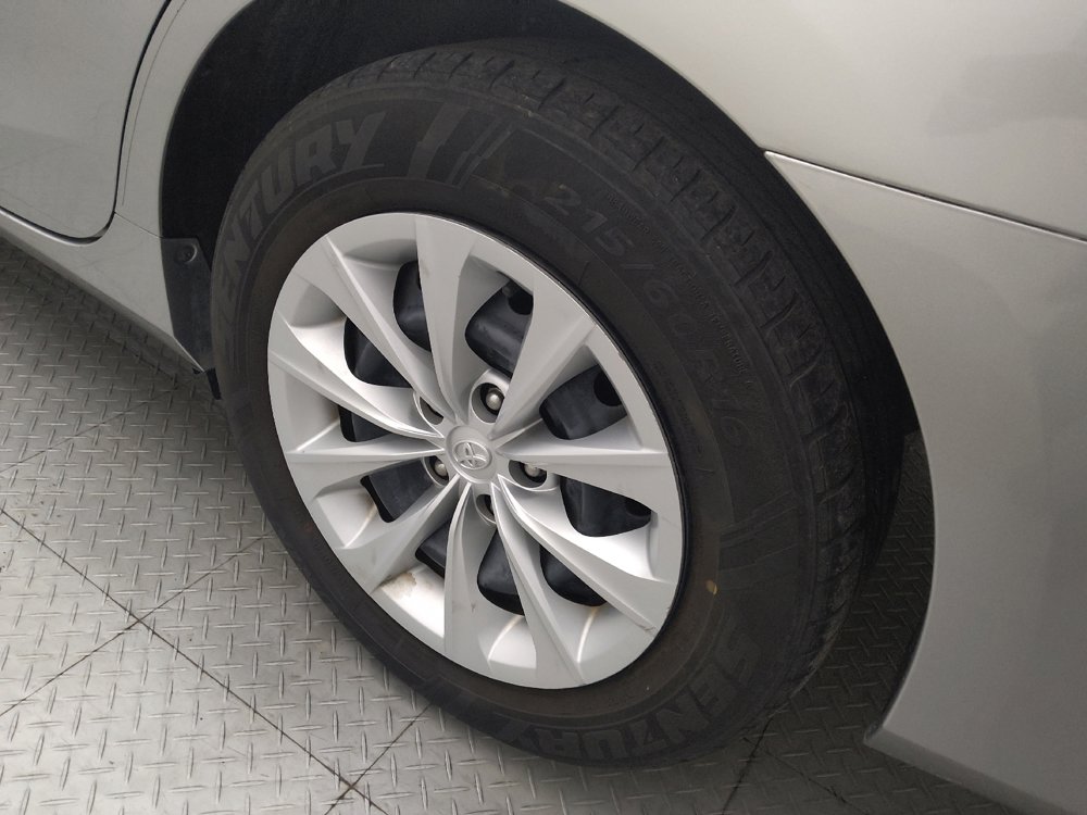 Used 2015 Toyota Camry LE FWD image 31