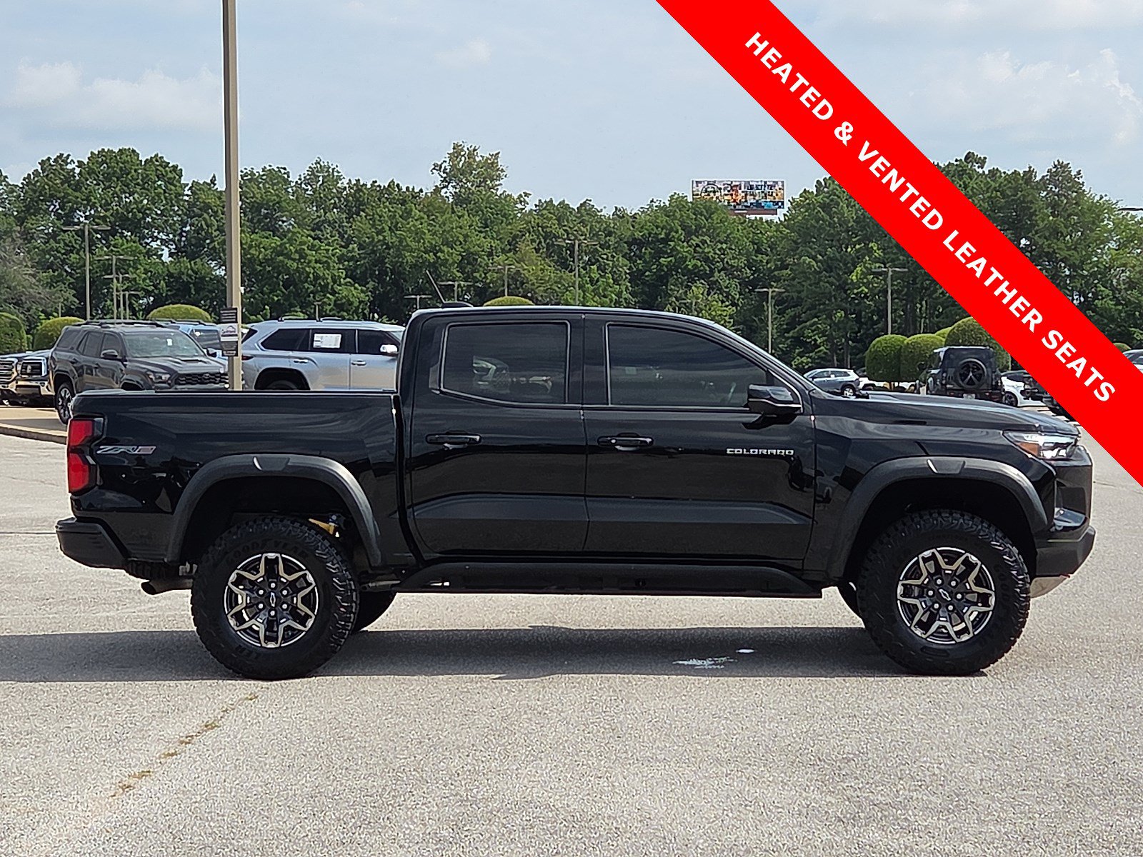 Used 2024 Chevrolet Colorado ZR2 w/ ZR2 Convenience Package III AWD/4WD image 6