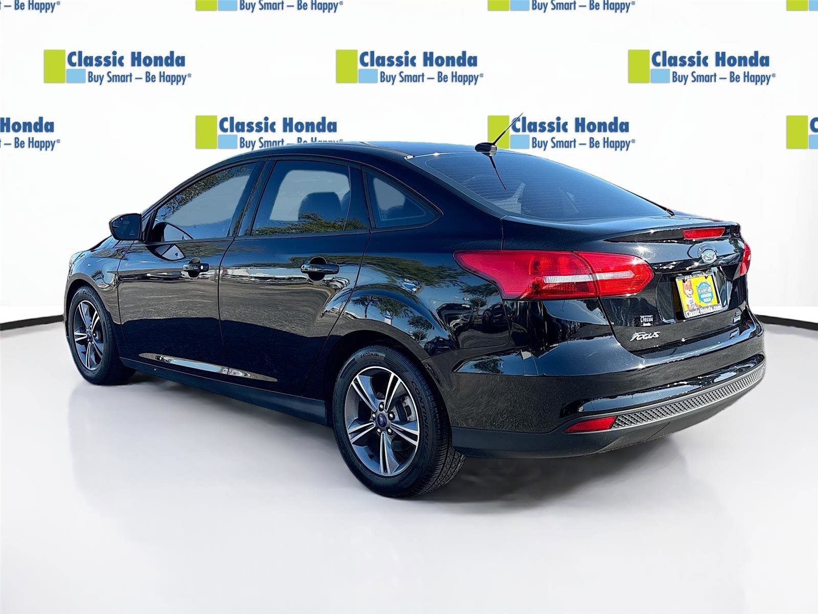 Used 2018 Ford Focus SE w/ SE Appearance Package image 5