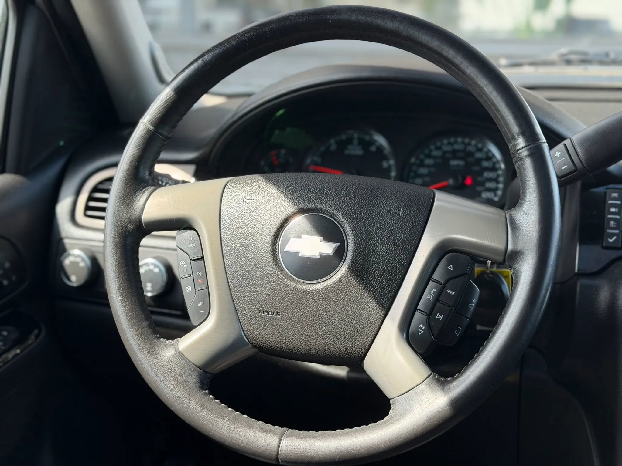 Used 2013 Chevrolet Tahoe LTZ image 34