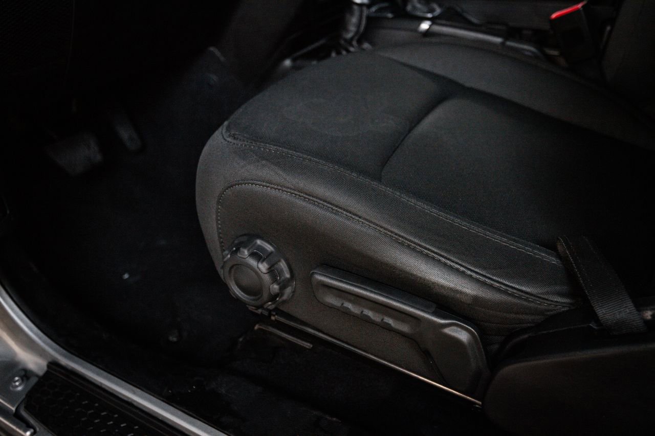 Used 2020 Jeep Wrangler Unlimited Sahara AWD/4WD image 14