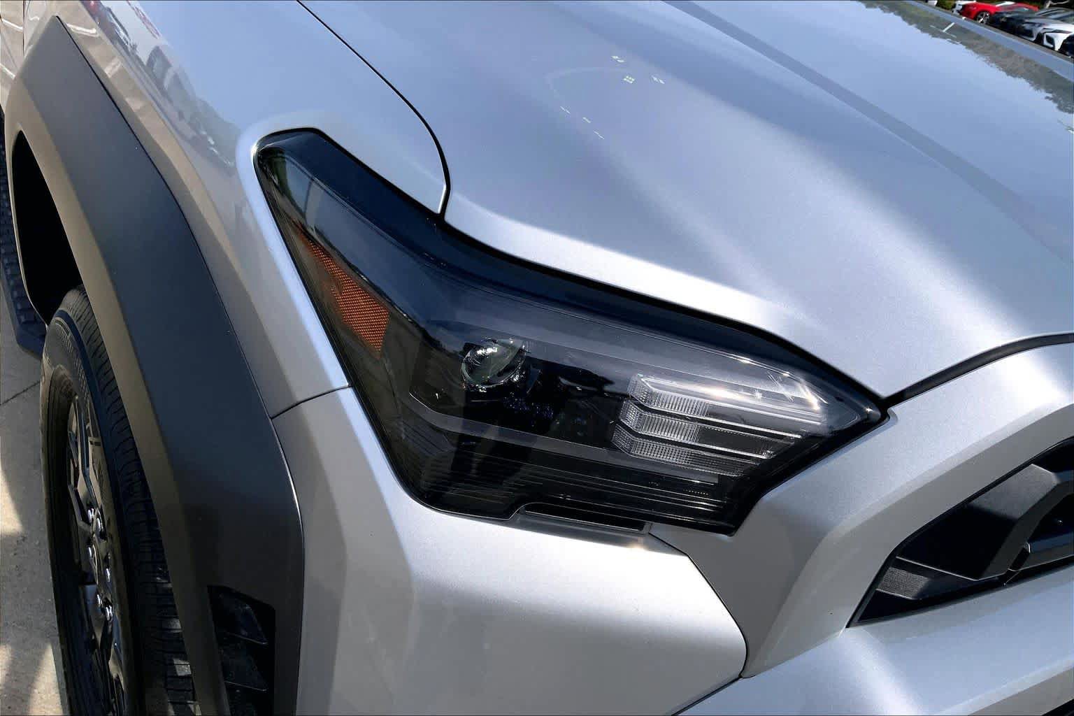 Used 2025 Toyota 4Runner SR5 AWD/4WD image 26