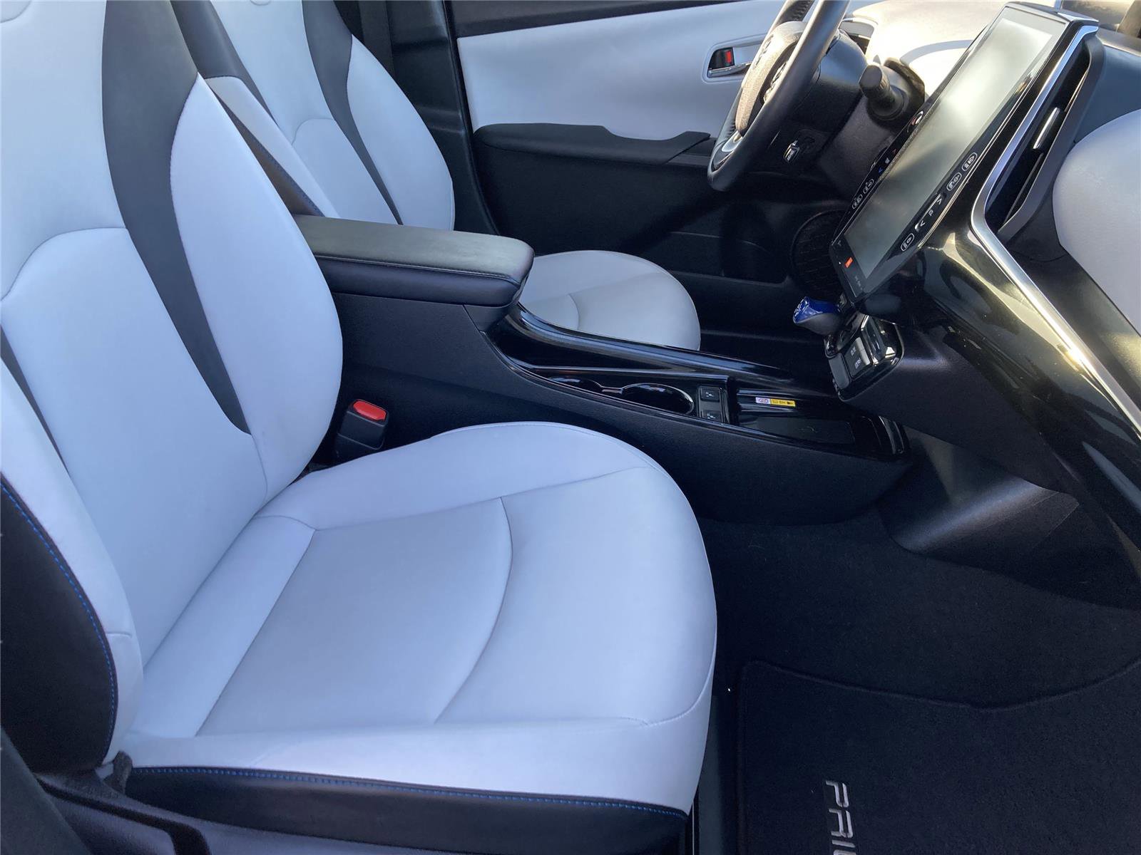 Used 2019 Toyota Prius Limited image 22