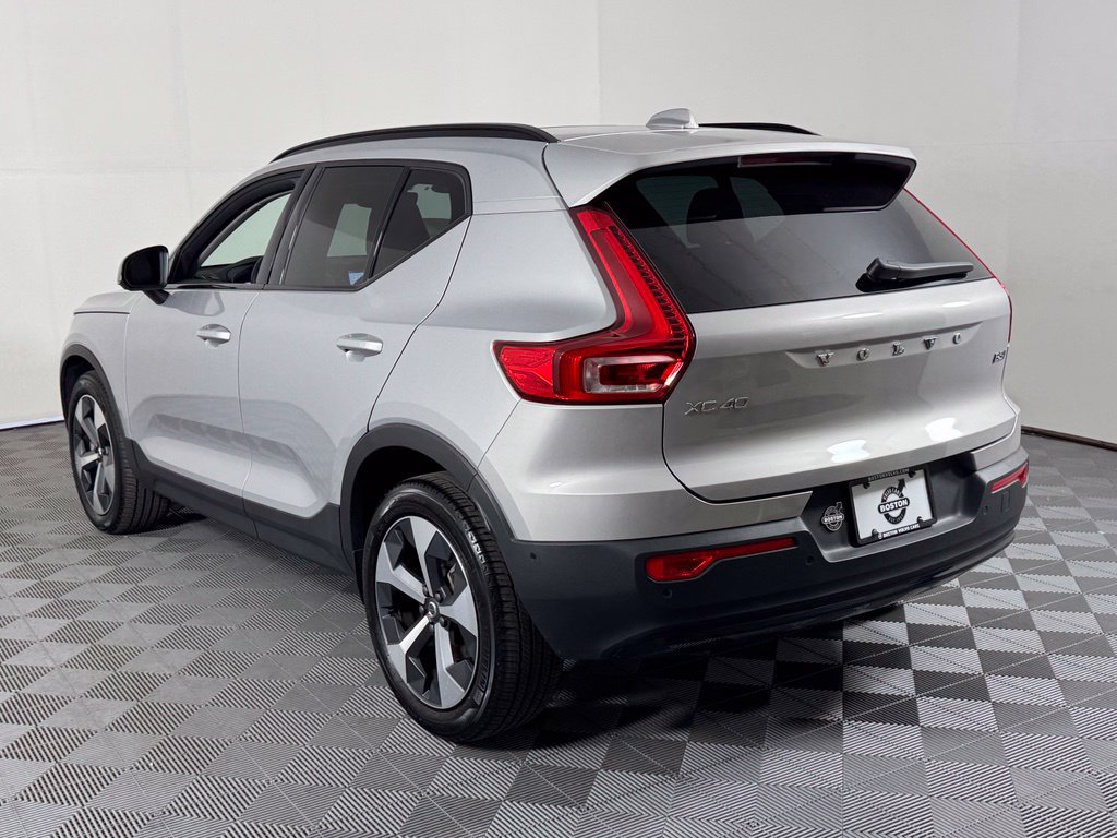 Certified 2025 Volvo XC40 B5 Plus AWD/4WD image 11