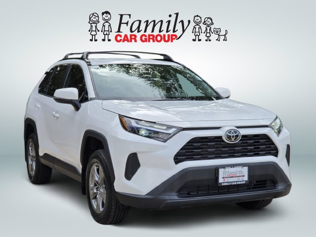 Used 2024 Toyota RAV4 XLE FWD image 2