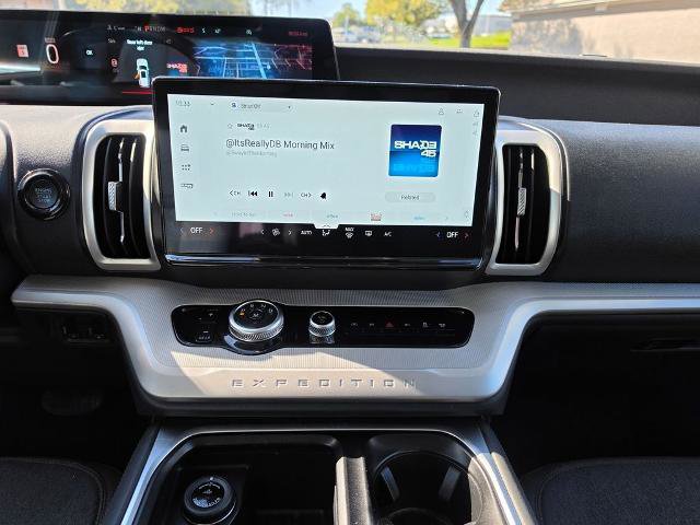 Certified 2025 Ford Expedition Active image 13