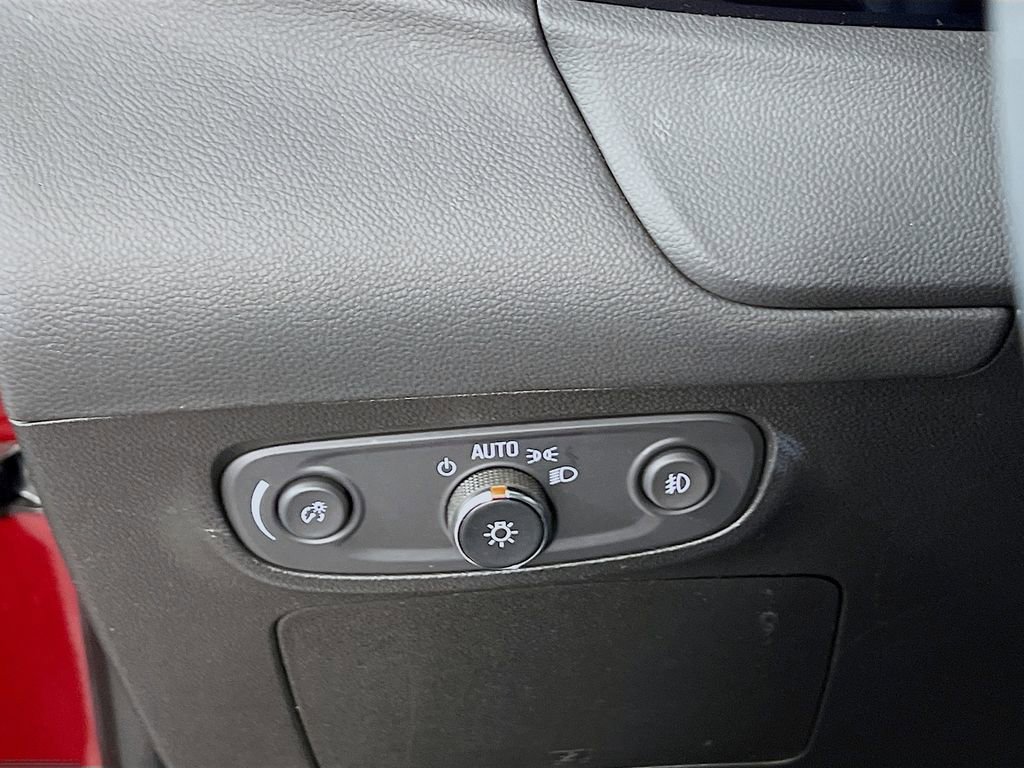 Used 2023 Buick Encore GX Select w/ Sport Touring Package image 9