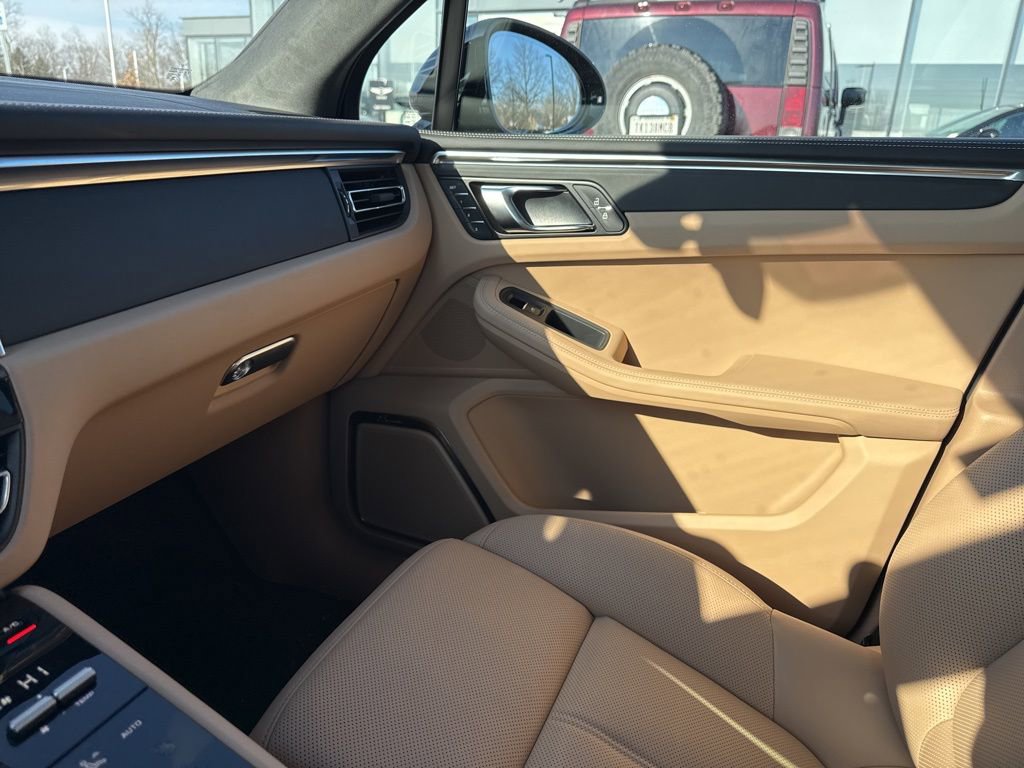 Used 2024 Porsche Macan GTS image 21