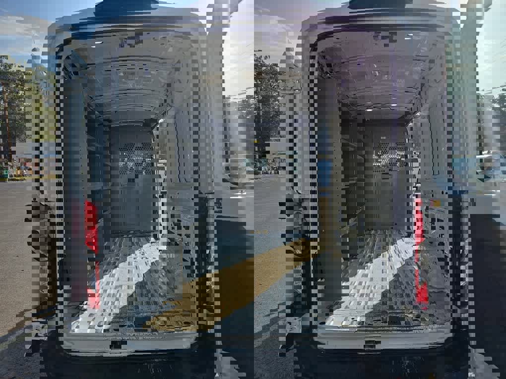 Used 2019 Ford Transit 250 148 Medium Roof image 28