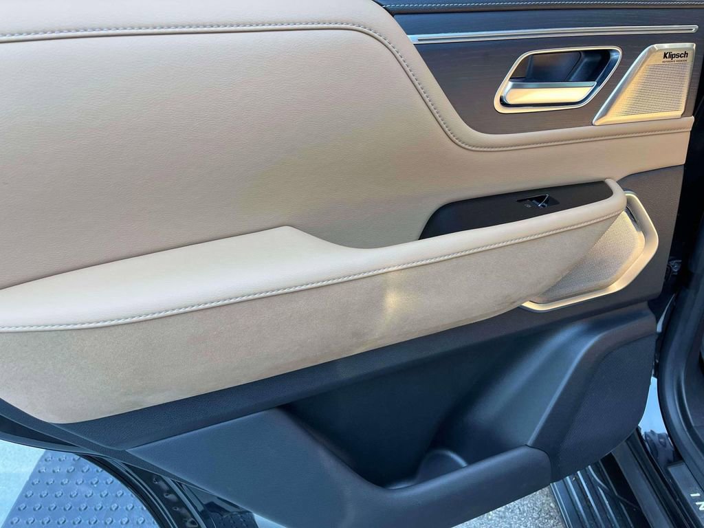 Used 2025 INFINITI QX80 Sensory AWD/4WD image 15