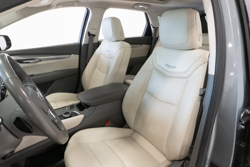 Used 2023 Cadillac XT5 Premium Luxury AWD/4WD image 11