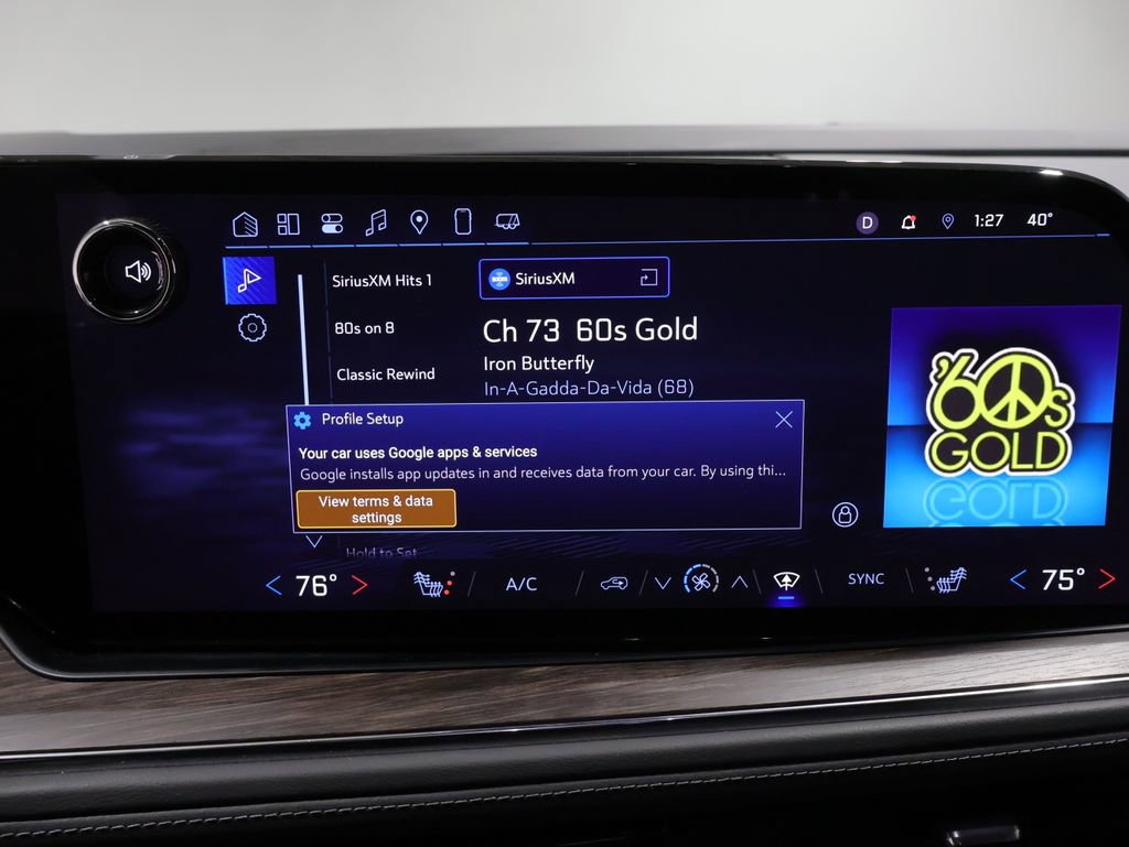 Used 2025 Chevrolet Suburban Z71 image 28