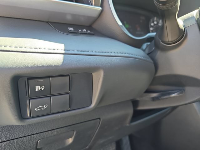 Used 2020 Toyota Highlander XLE AWD/4WD image 30