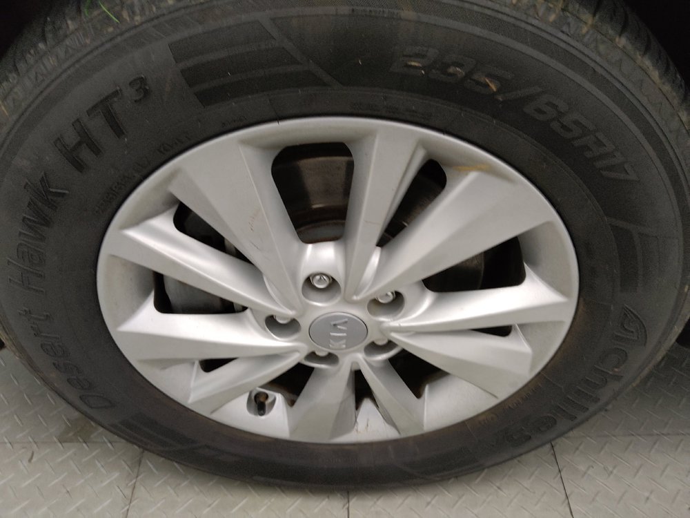 Used 2016 Kia Sedona LX w/ Option Group 020 FWD image 31