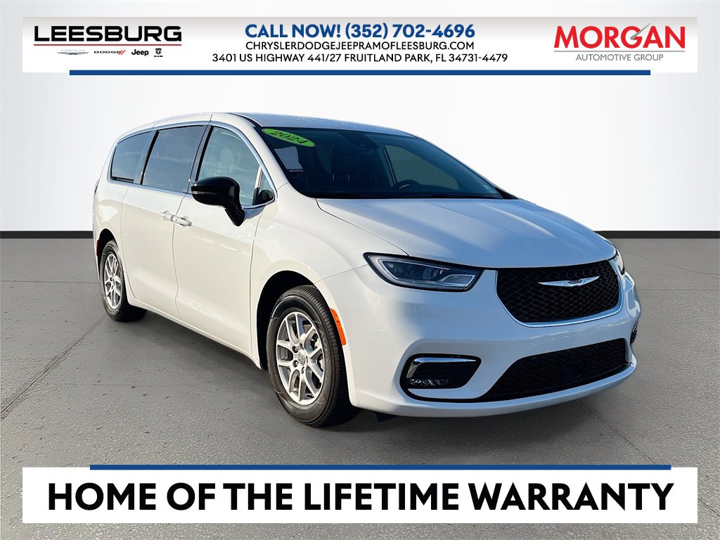 Certified 2024 Chrysler Pacifica Touring-L image 1