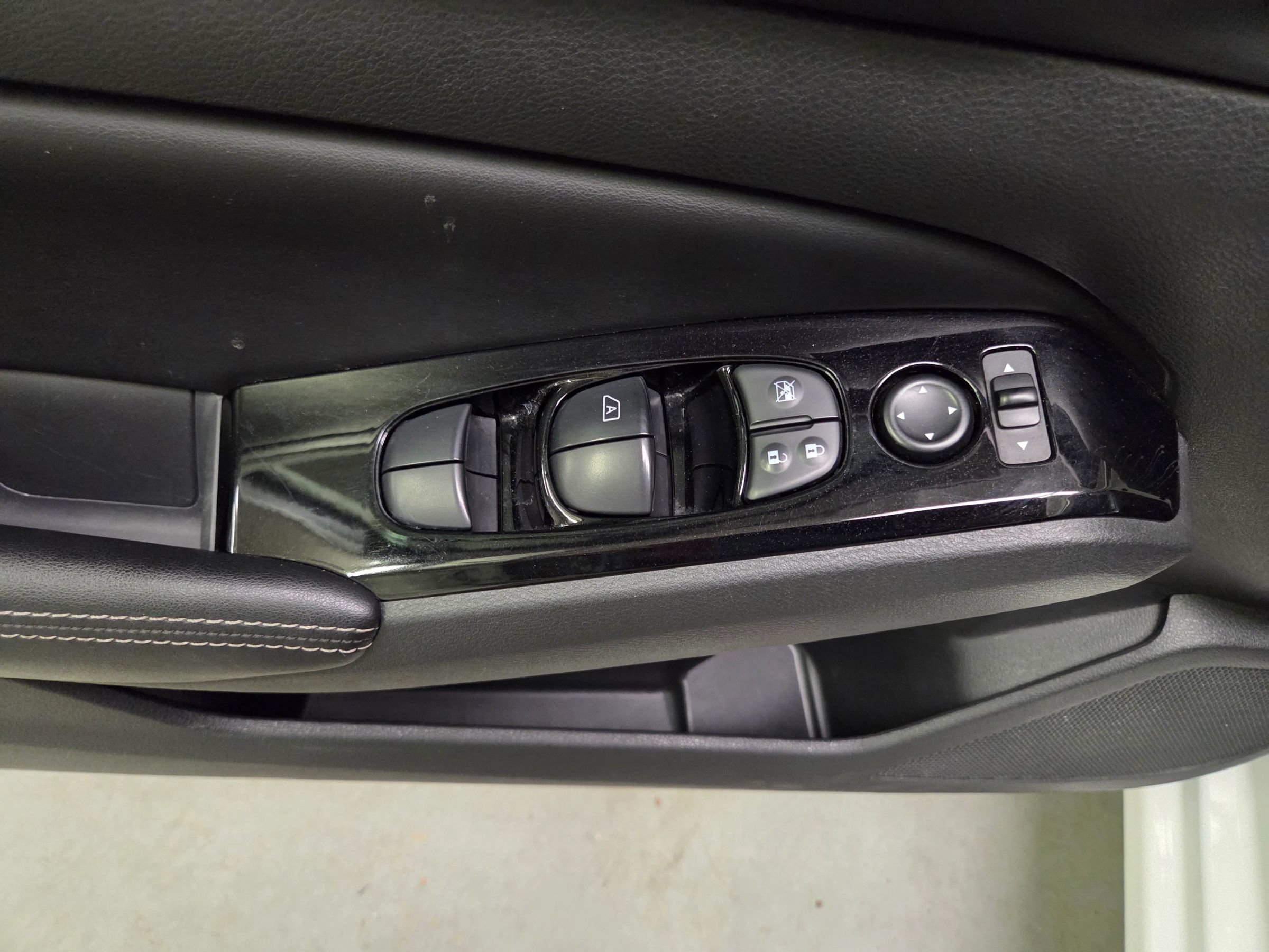 Used 2023 Nissan Altima 2.5 SV FWD image 16