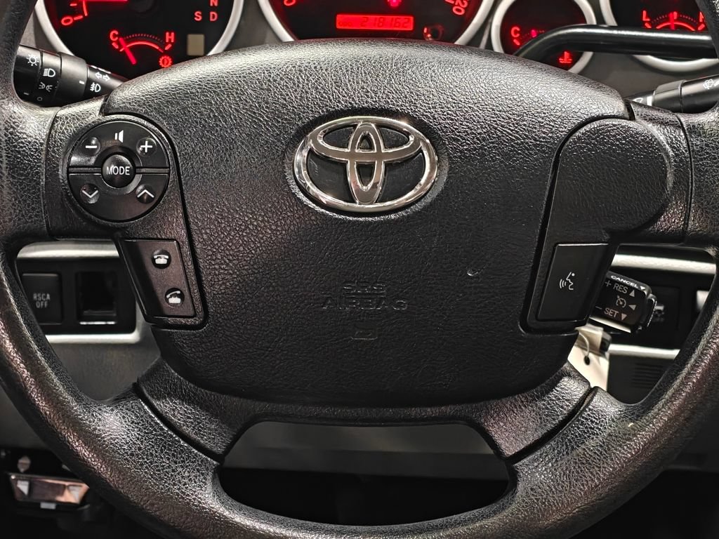 Used 2012 Toyota Tundra 4x4 CrewMax w/ Tow Pkg image 5