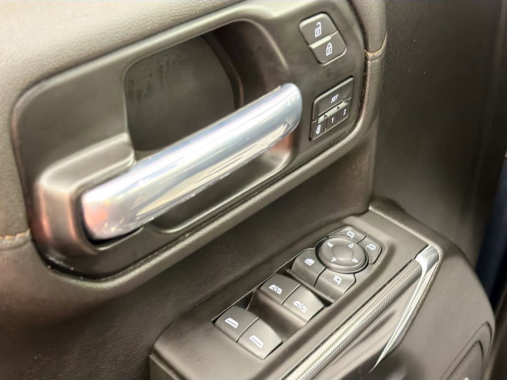 Used 2021 GMC Sierra 1500 AT4 w/ AT4 Preferred Package AWD/4WD image 18